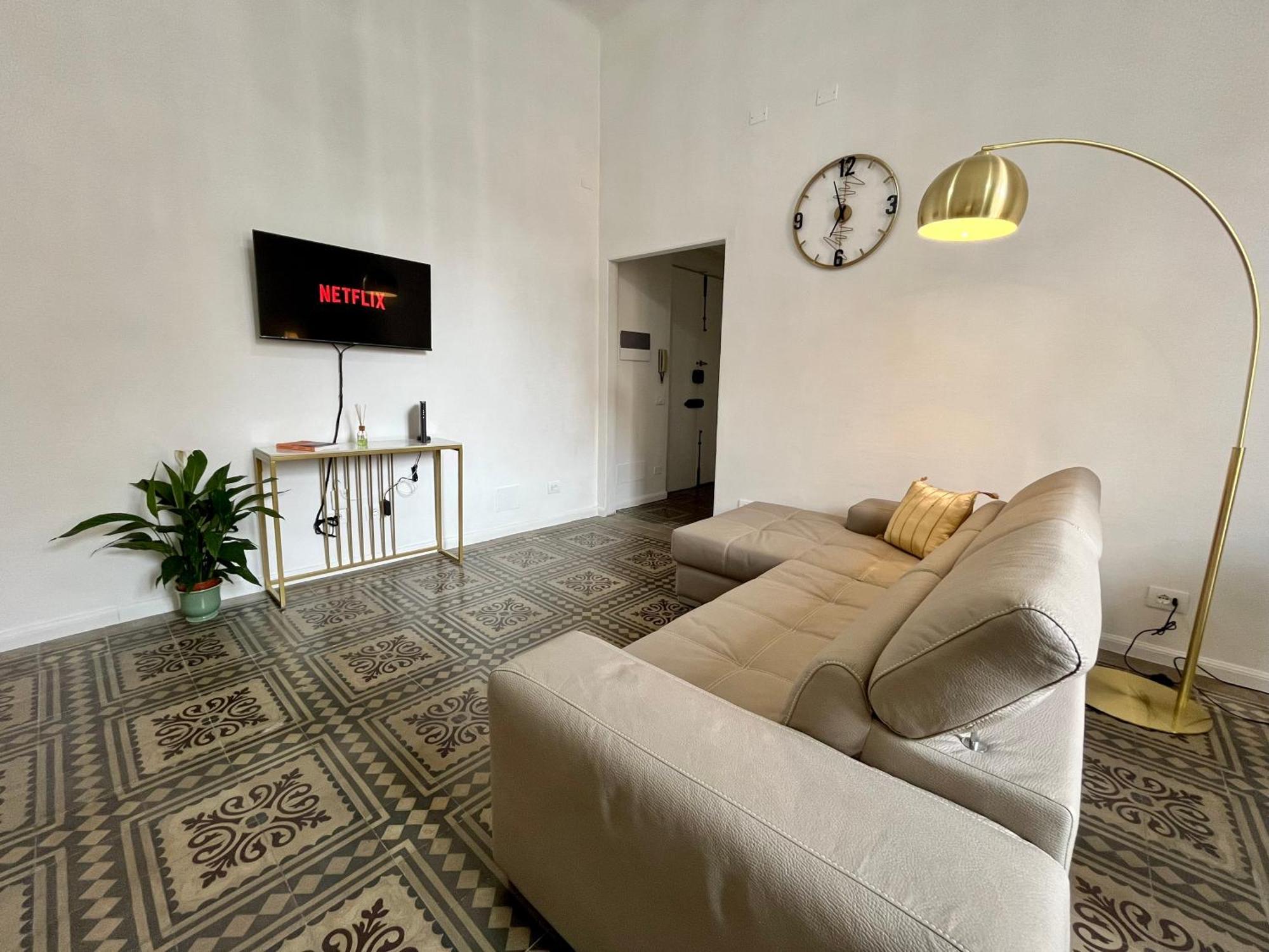 Ca Nell'umbertino - A 150 Mt Dalla Stazione Apartment *